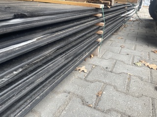 Ca. 50x Wisselsponning/halfhoutsrabat zwart gecoat, 18x190mm, lengte 5